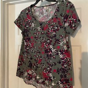 Hidden Minnie Lularoe tee shirt